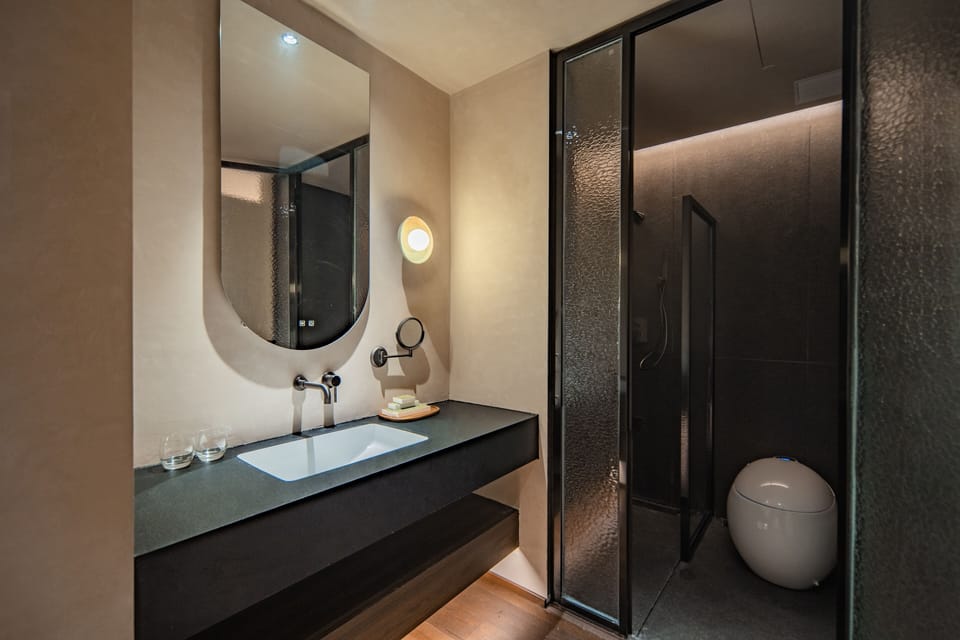 Superior Twin Room, Non Smoking | Desk, blackout drapes, iron/ironing board, free WiFi