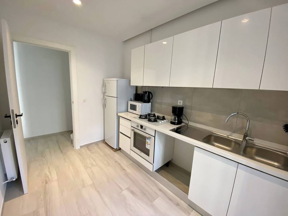 Apartment, 2 Bedrooms, Accessible, Smoking | Interior