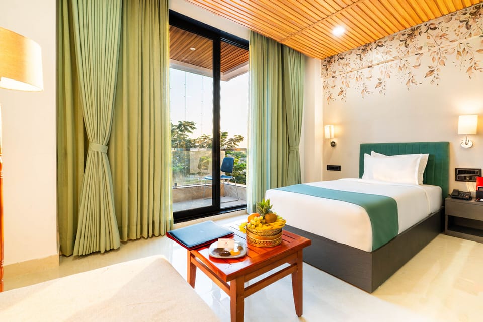 Deluxe Twin Room | Hypo-allergenic bedding, free WiFi, bed sheets