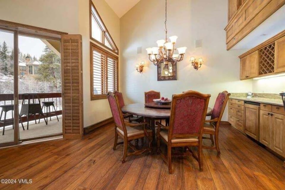Condo, 3 Bedrooms | Dining