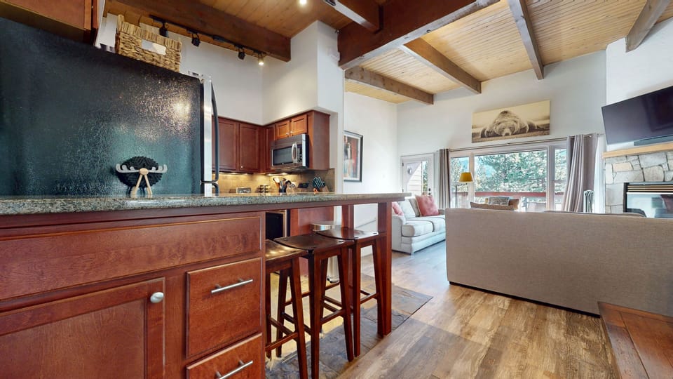 Condo, 3 Bedrooms | Interior