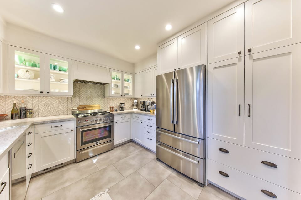 New Fully Equipped Kitchen