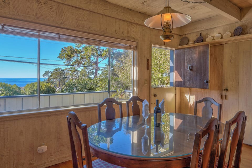Share Meals, Play Games from the Comfort of Your Vacation Home