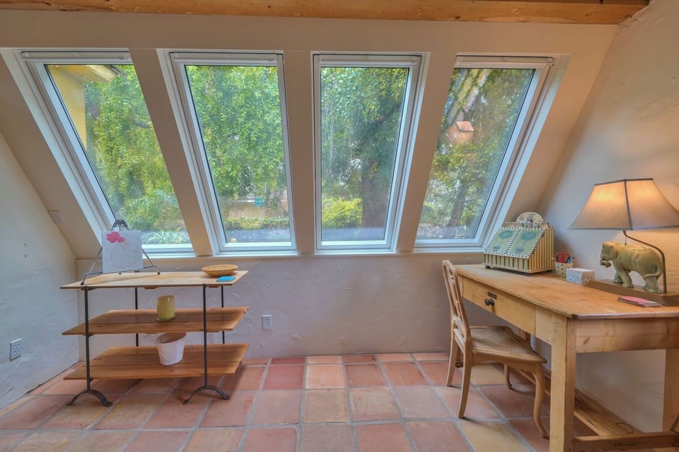 Den Has a Garden-View Writing Desk