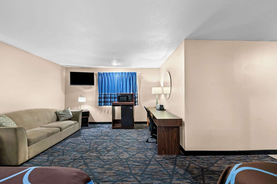 Studio Suite, Multiple Beds, Non Smoking (1 King Bed and 1 Full Bed) | Desk, blackout drapes, rollaway beds, free WiFi