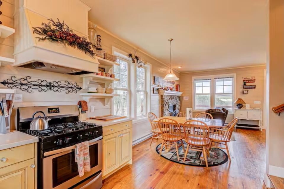 Everything you need to feel at home, right here in the heart of the kitchen