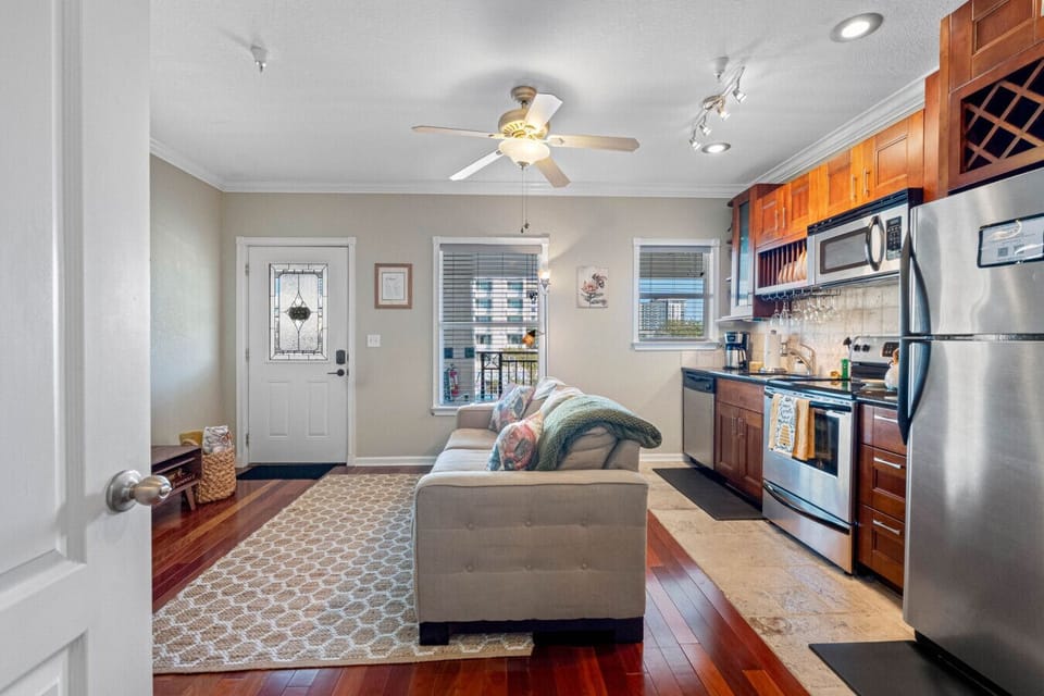 Living Room & Kitchen