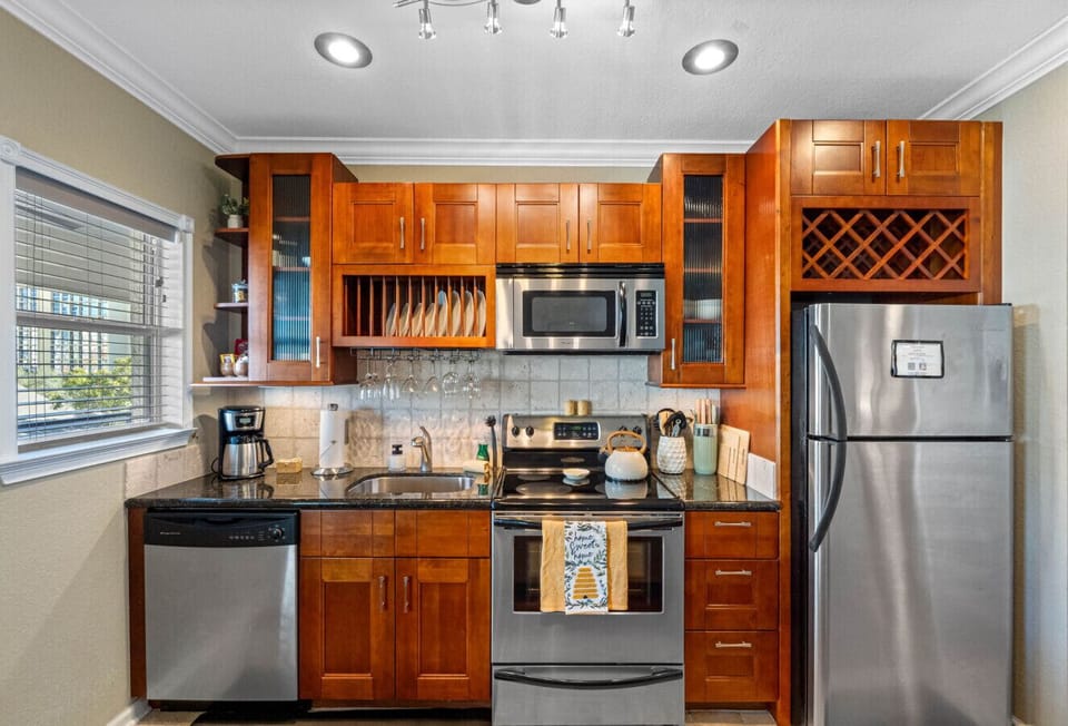 Full Kitchen
