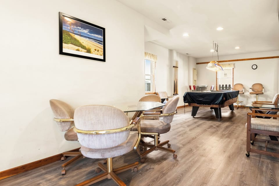 KDS2500: Dollar Short | Ground Level Game Room