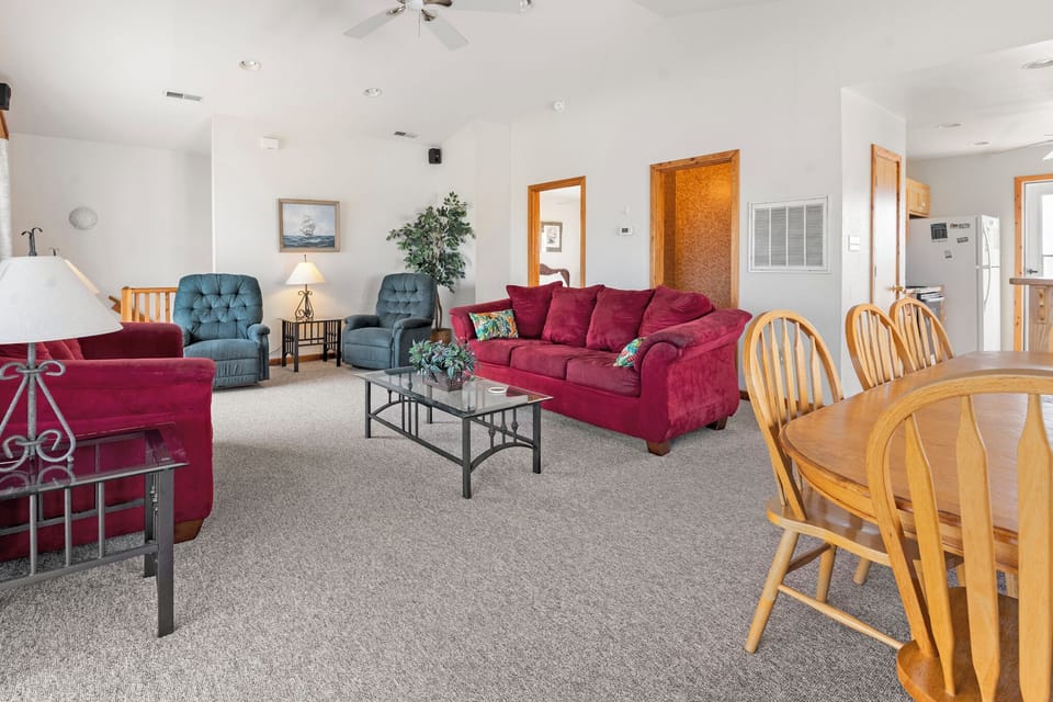 KDS2502: Day Late | Top Level Living Area