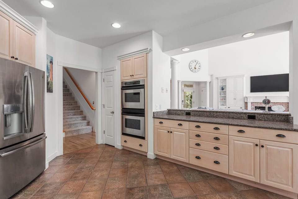 CC107: Sunset Sound | Bottom Level Kitchen