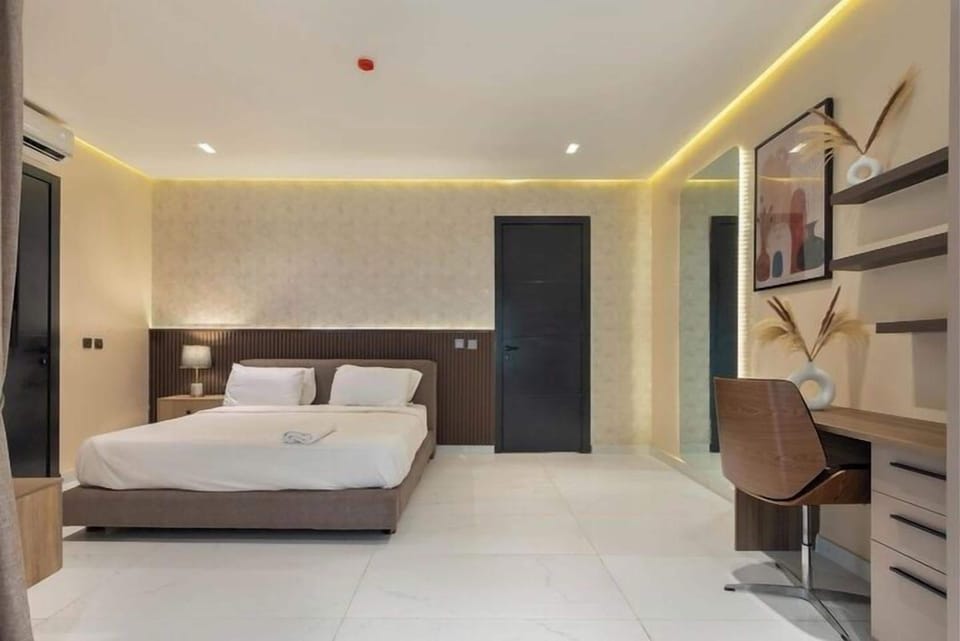 Junior Room, Balcony, City View | Desk, laptop workspace, blackout drapes, free WiFi
