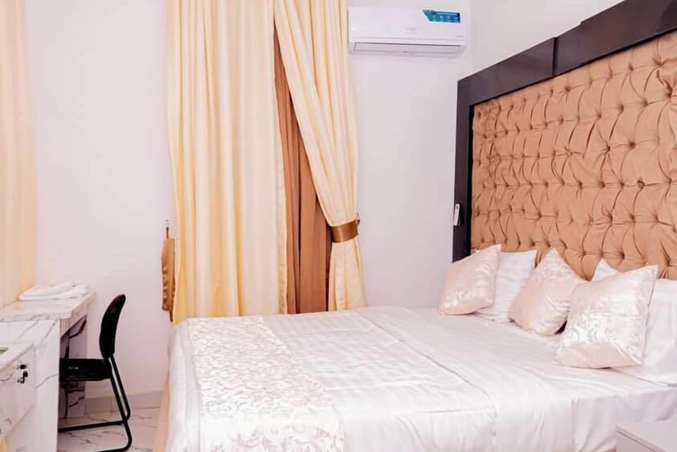 Junior Room, Balcony, City View | Desk, laptop workspace, blackout drapes, free WiFi