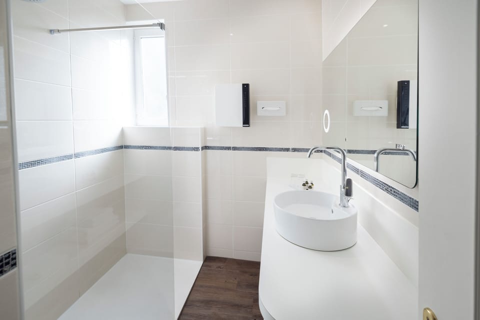 Family Quadruple Room | Bathroom