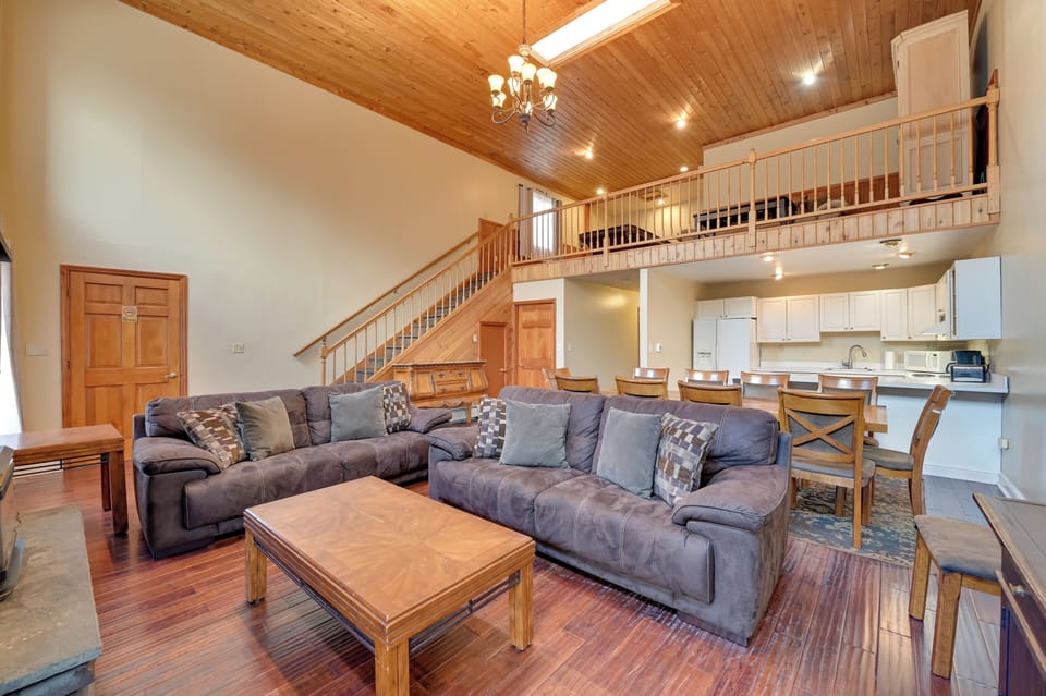 Lanesville Vacation Rental | 4BR | 2BA | Steps Required | 2,200 Sq Ft