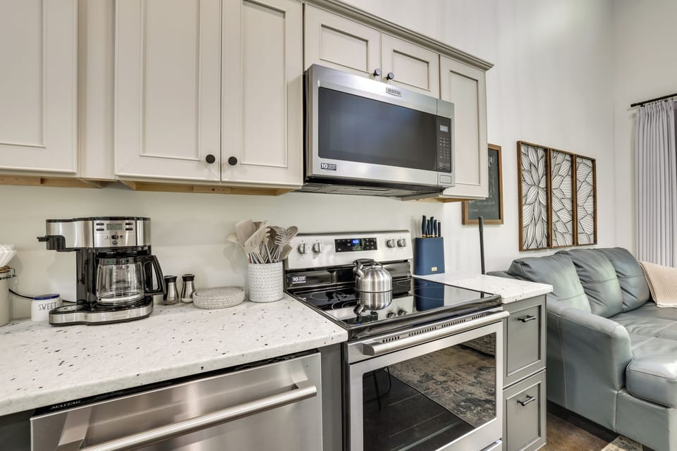 Kitchen | Refrigerator | Toaster Oven | Blender