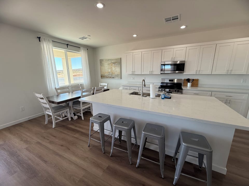 Open kitchen dining room