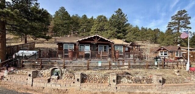 Welcome to The Overlook at Eagle Cliff — a peaceful mountain retreat minutes from Estes Park and RMNP.
