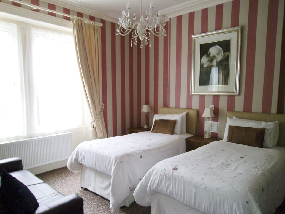 Superior Double or Twin Room, Courtyard View | Iron/ironing board, free WiFi, wheelchair access