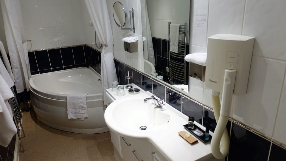 Luxury Double Room | Bathroom