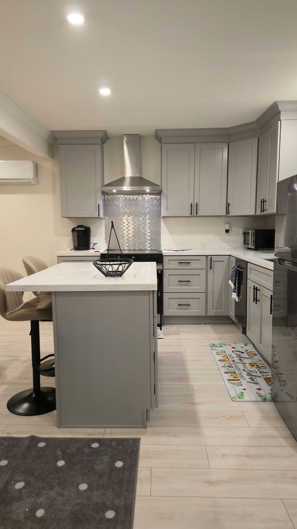 Full size kitchen