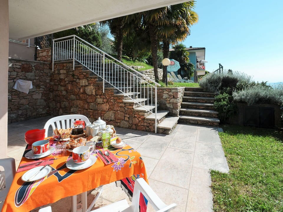 Furniture, Outdoor Furniture, Resort, Swimming Pool, Eco Hotel, Shade, Chair, Garden, Landscaping