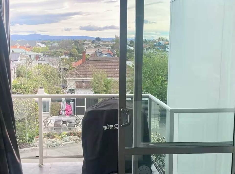 2nd Balcony with views out to the mountains