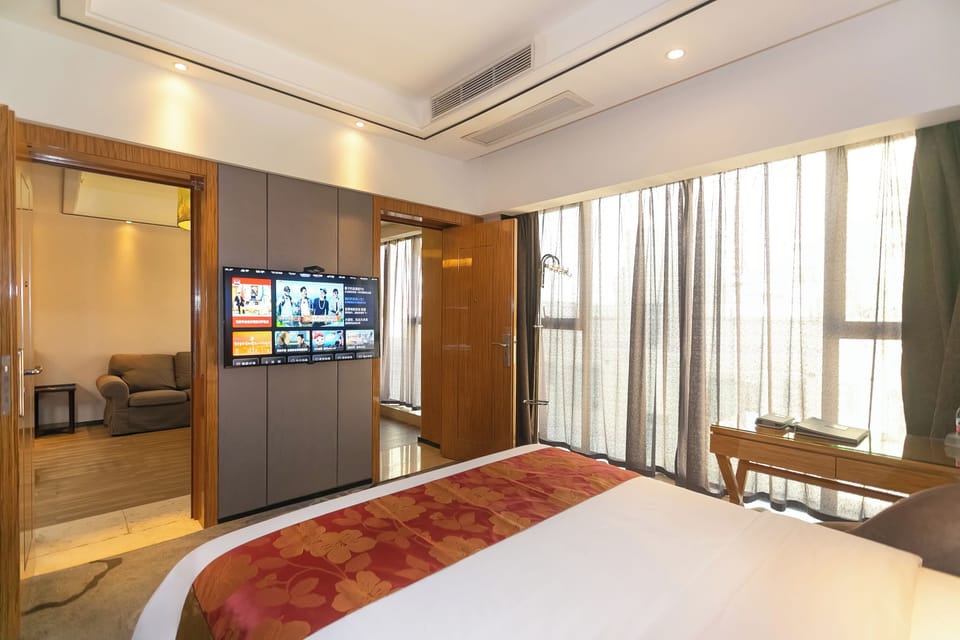 Business Suite, City View | View from room