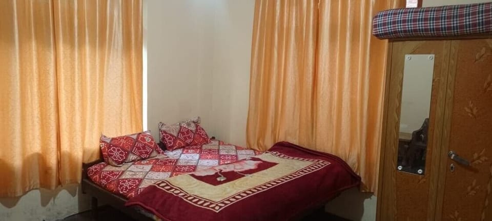 Double Room | Rollaway beds (surcharge), bed sheets