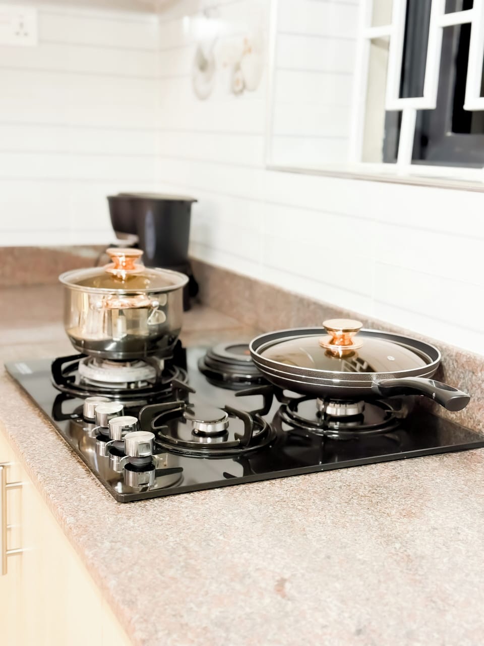 Family Apartment, Balcony, City View | Private kitchen | Electric kettle