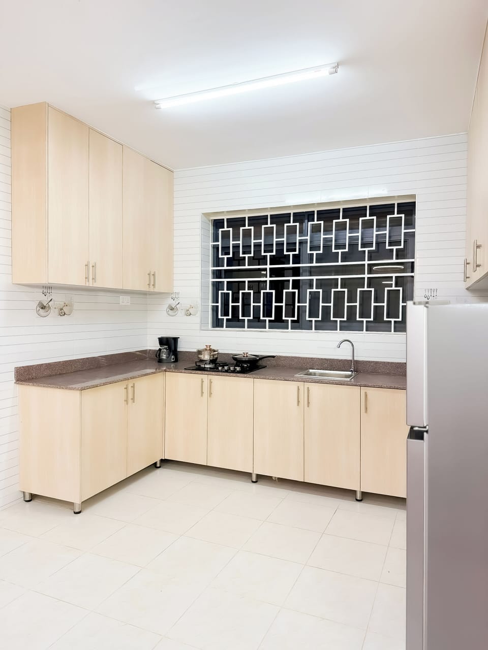 Family Apartment, Balcony, City View | Private kitchen | Electric kettle