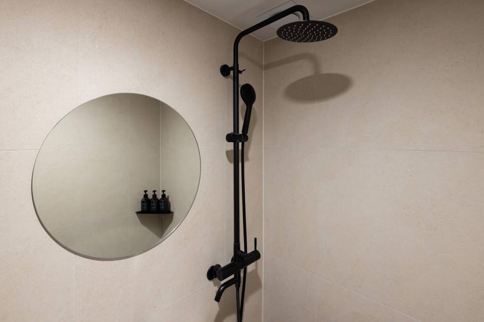 Signature Spa Tatami | Bathroom | Hair dryer, bathrobes, slippers, bidet