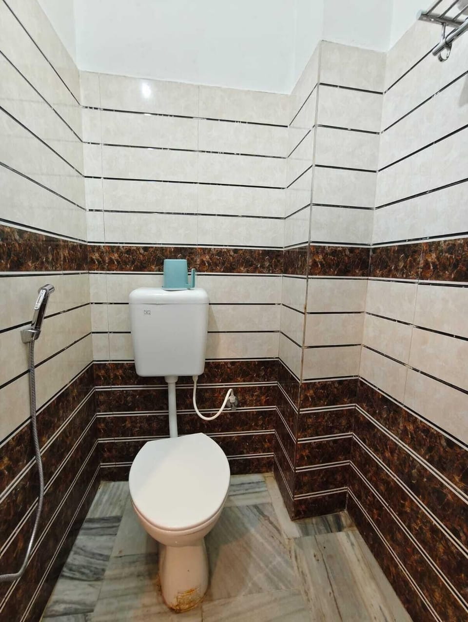 Deluxe Double Room | Bathroom | Shower, free toiletries, towels, soap