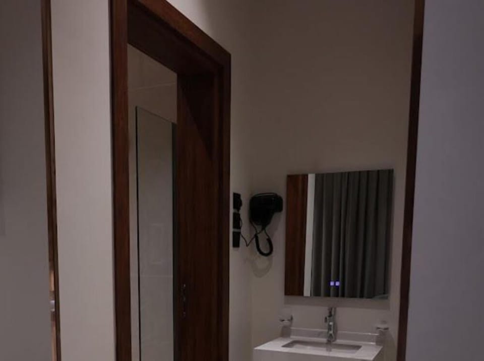 Suite | Premium bedding, memory foam beds, minibar, in-room safe