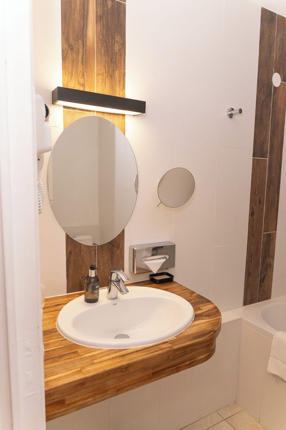 Classic Room | Bathroom