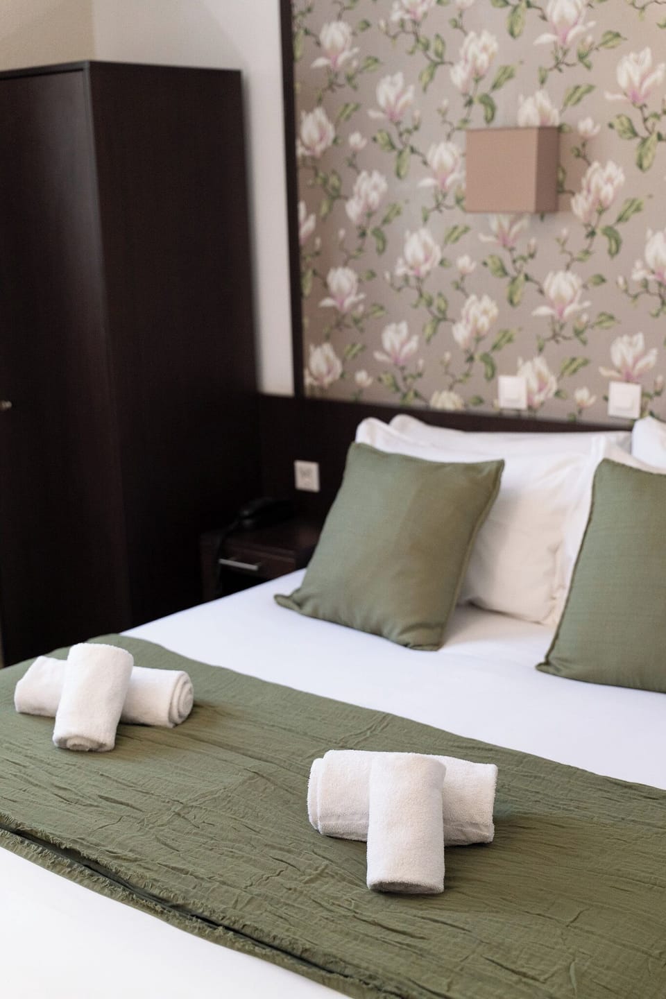 Classic Room | Blackout drapes, iron/ironing board, free WiFi, bed sheets