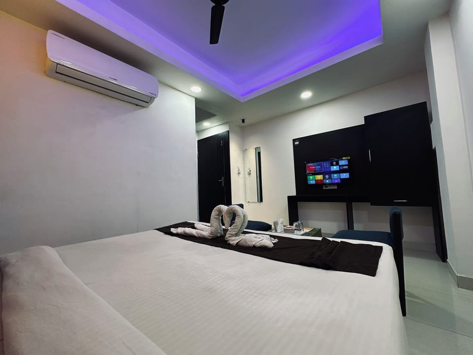 Deluxe Room | WiFi (free), bed sheets