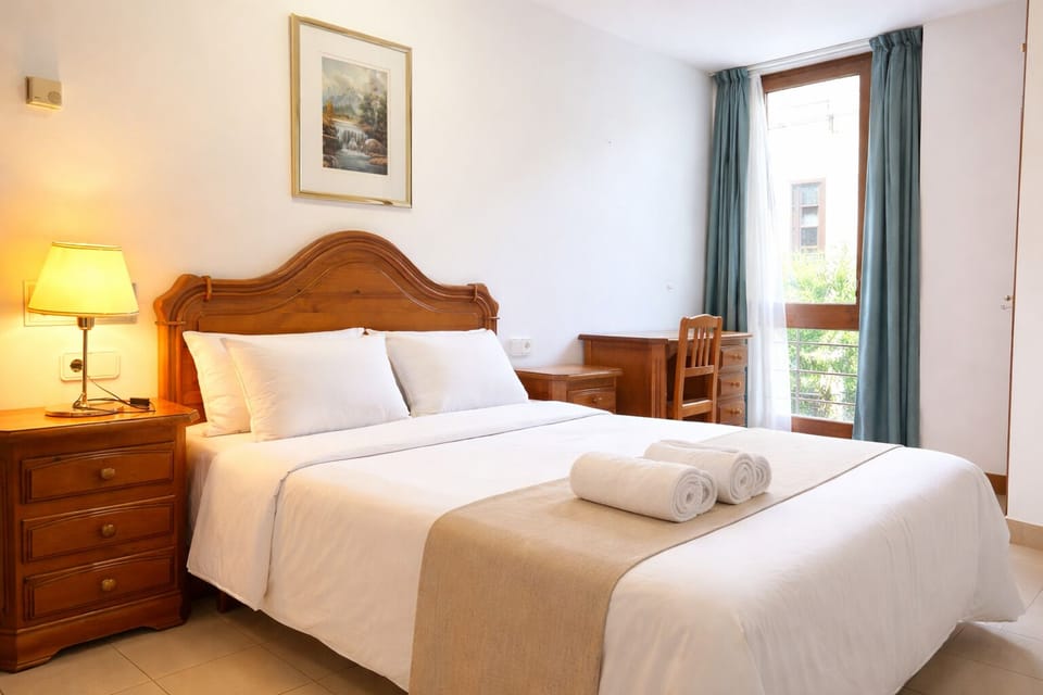 Standard Double or Twin Room, Mountain View | Down comforters, desk, laptop workspace, free WiFi