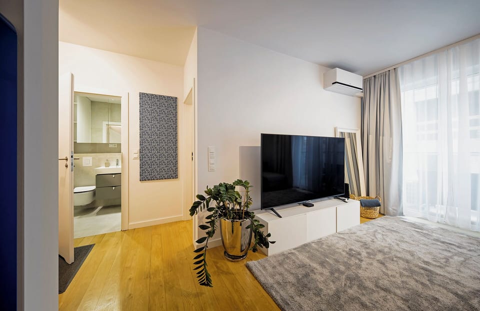 Apartment, Balcony | Living room