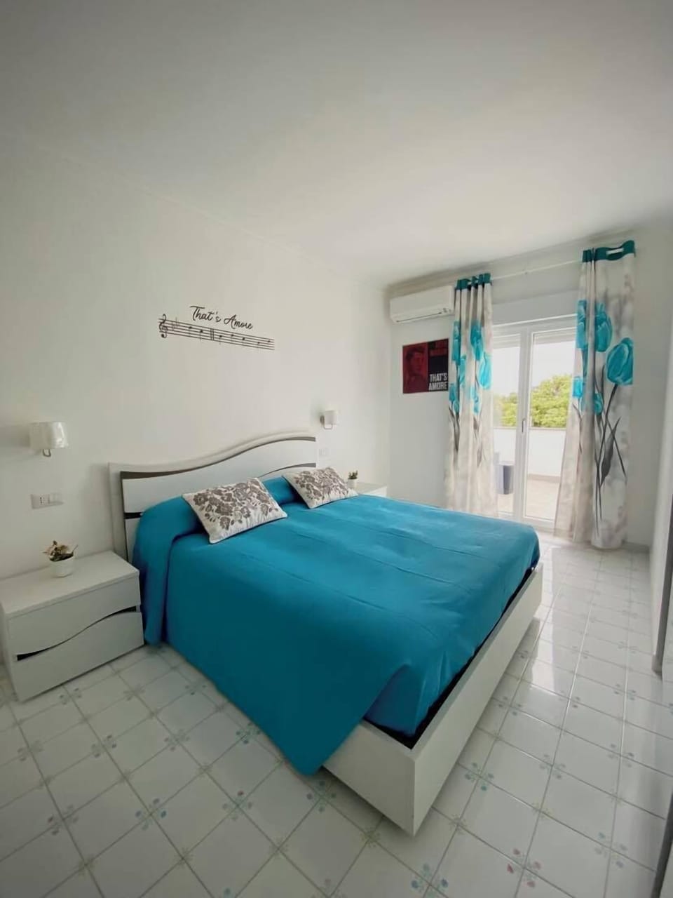 Luxury Double Room, Balcony, Garden View | Minibar, desk, free WiFi