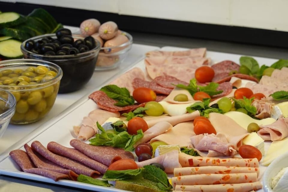 Daily buffet breakfast for a fee
