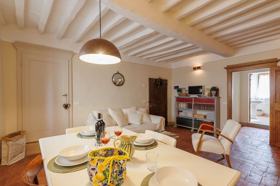 Apartment (2 Bedrooms) | In-room dining