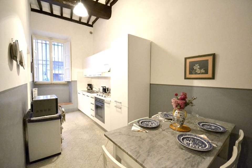 Apartment (3 Bedrooms) | In-room dining