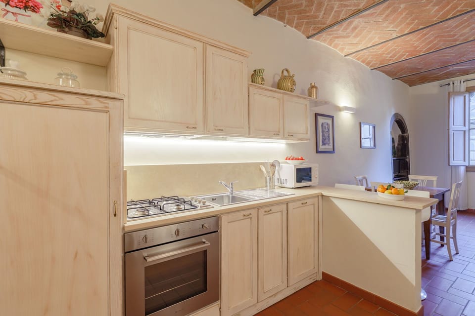 Apartment (1 Bedroom) | Private kitchen | Fridge, microwave, oven, stovetop