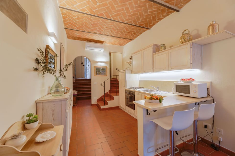 Apartment (1 Bedroom) | Private kitchen | Fridge, microwave, oven, stovetop