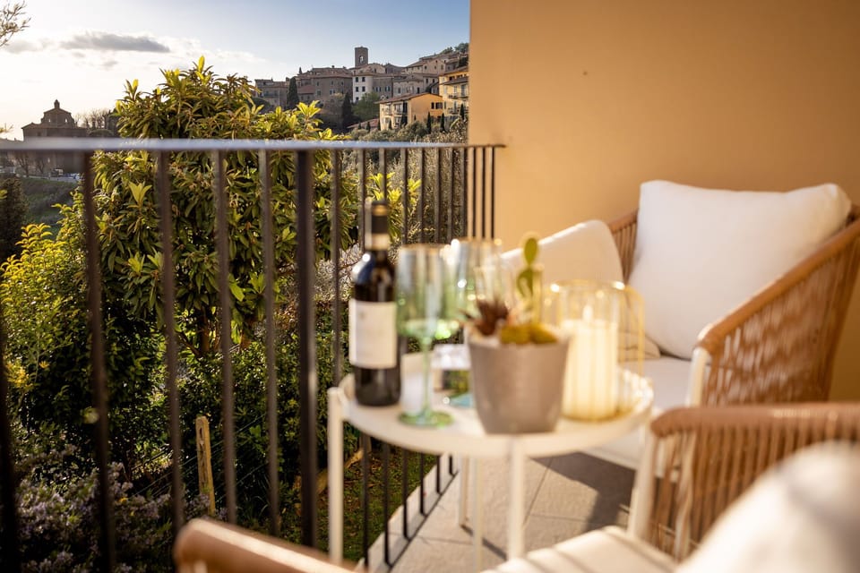 Apartment (3 Bedrooms) | Balcony