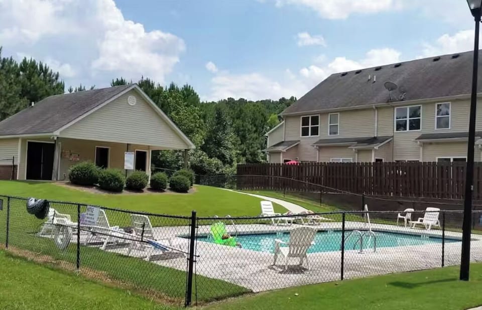 Community pool