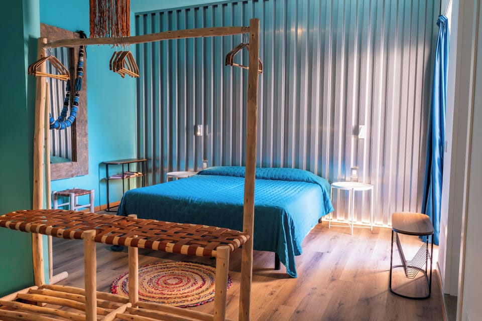Junior Suite | In-room safe, iron/ironing board (on request), WiFi (free), bed sheets