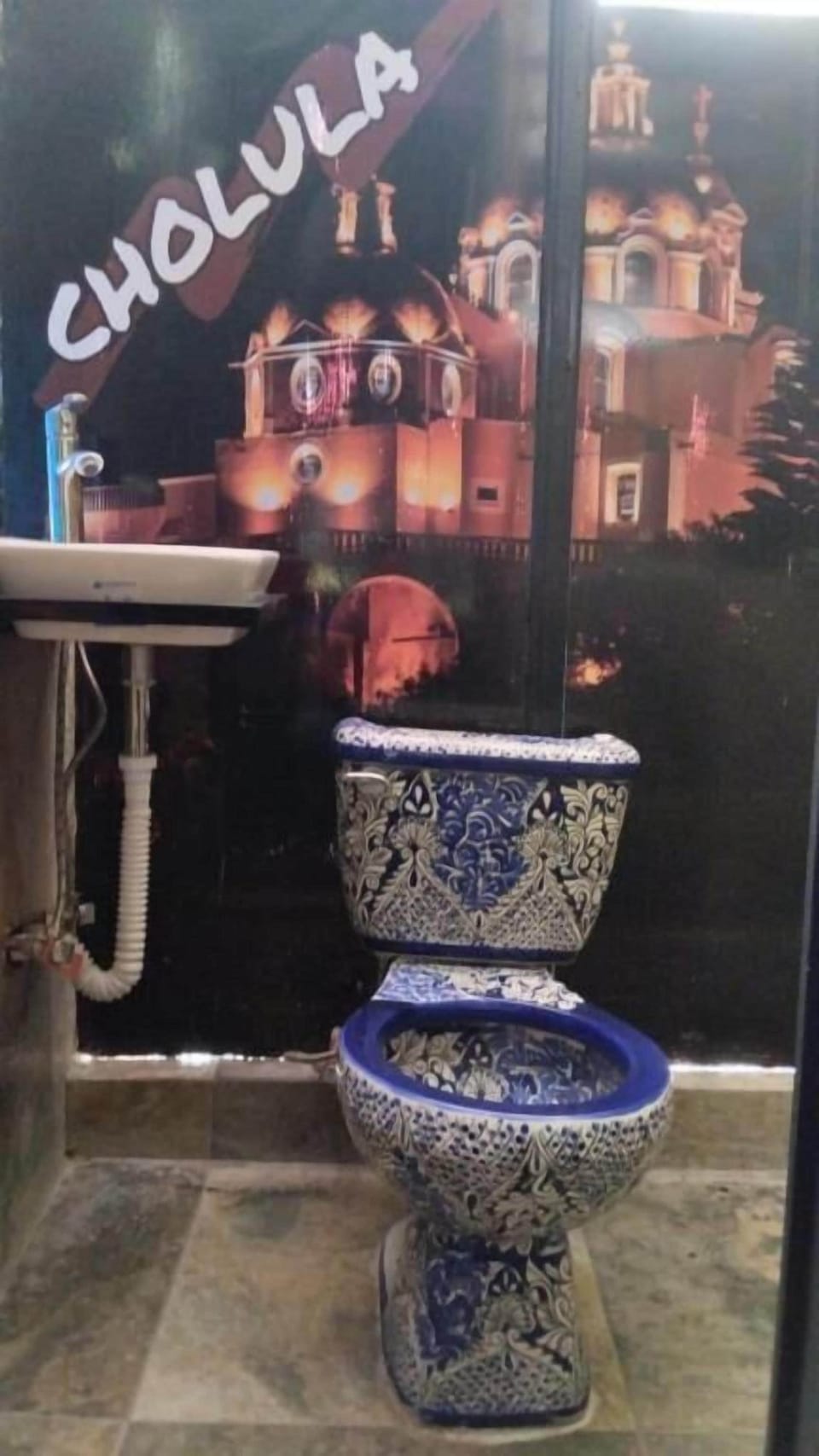 Cholula | Bathroom | Towels, soap, shampoo, toilet paper