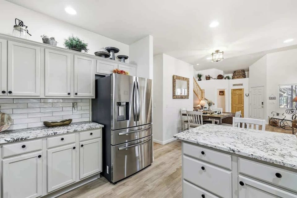 Whip up your favorite meals in a fully equipped kitchen with modern appliances and cookware.